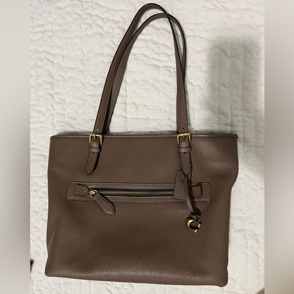 Elegant Brown Leather Tote Bag